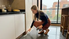 El truco del talco para pies que desorienta a las hormigas (y cómo aplicarlo en casa con cuidado)